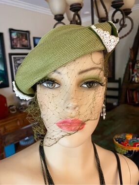 Vintage 1960’s Sunnyland Green, Pearl Beaded Woven Hat Gorgeous!